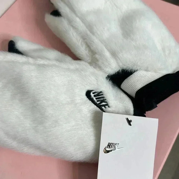 Nike Fuzzy Logo Mitts in White - Picture 3 of 9